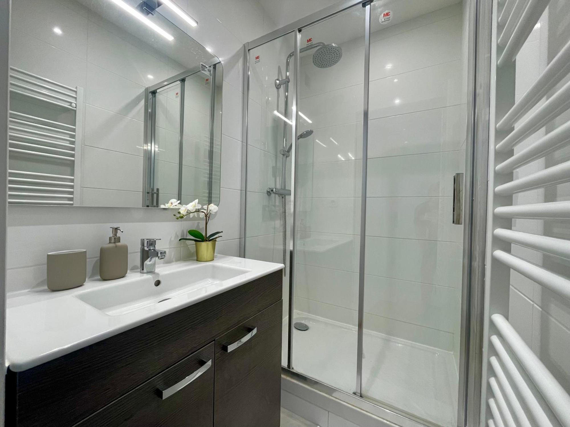 Bngo I Le Spacieux I 3 Chambres, 2 Salles De Bain, Parking Prive Gratuit, 8 Personnes, Vieux Lyon Hypercentre Exterior photo