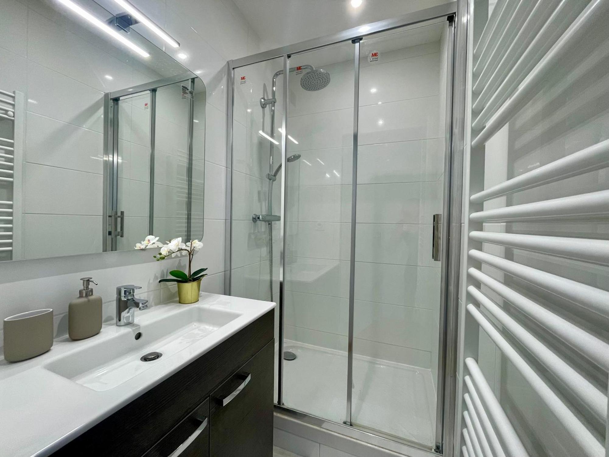 Bngo I Le Spacieux I 3 Chambres, 2 Salles De Bain, Parking Prive Gratuit, 8 Personnes, Vieux Lyon Hypercentre Exterior photo