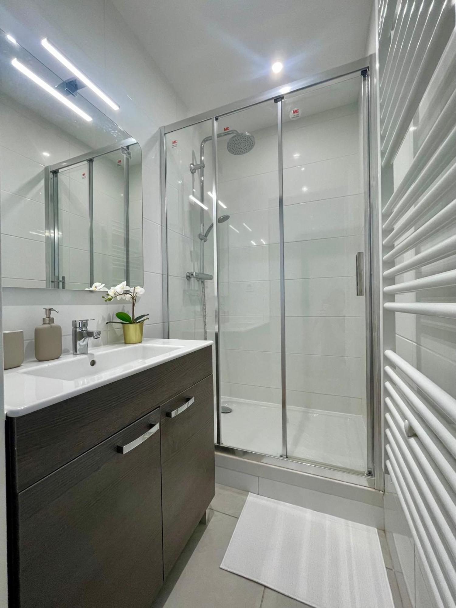 Bngo I Le Spacieux I 3 Chambres, 2 Salles De Bain, Parking Prive Gratuit, 8 Personnes, Vieux Lyon Hypercentre Exterior photo